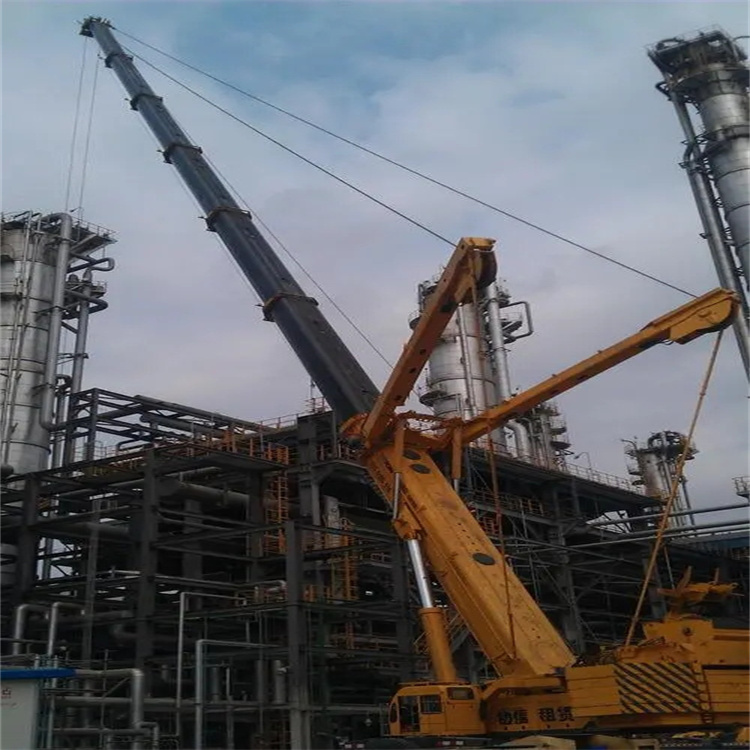 覃塘吊板房的吊车