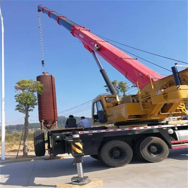 覃塘80吨吊车出租多少钱