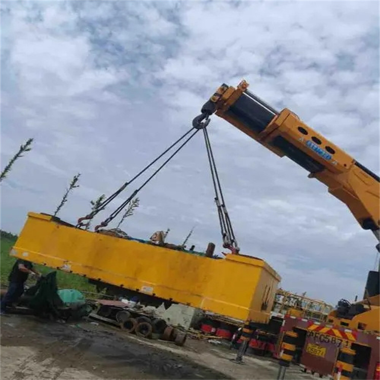 覃塘吊车吊集装箱需要多少钱